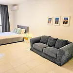 Peaceful Escape With Private Pool 멜리에하