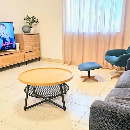 Peaceful Escape With Private Pool 펜션 *