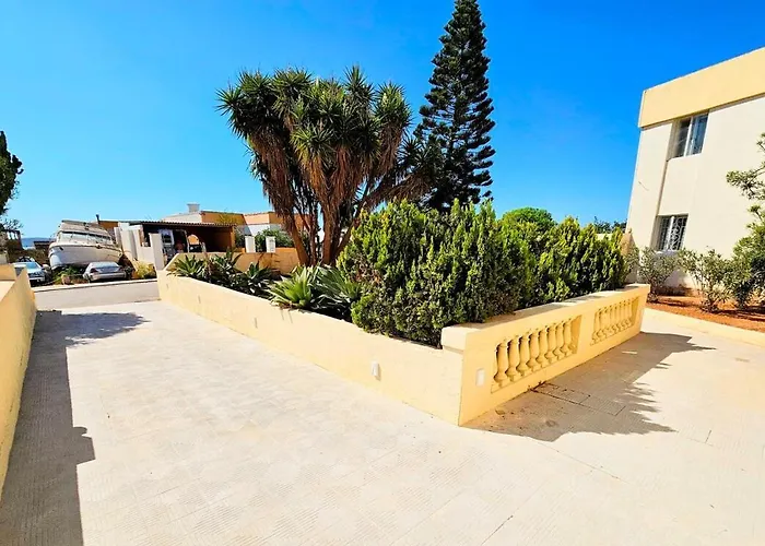 Peaceful Escape With Private Pool 펜션