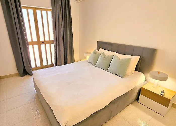 Peaceful Escape With Private Pool 펜션 *