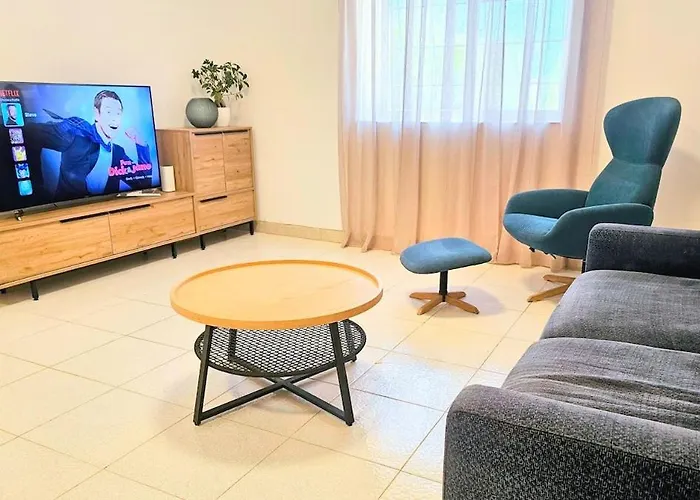 Peaceful Escape With Private Pool 펜션 *