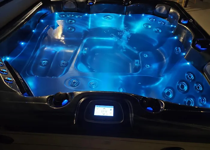 Peaceful Escape With Private Pool 펜션 *